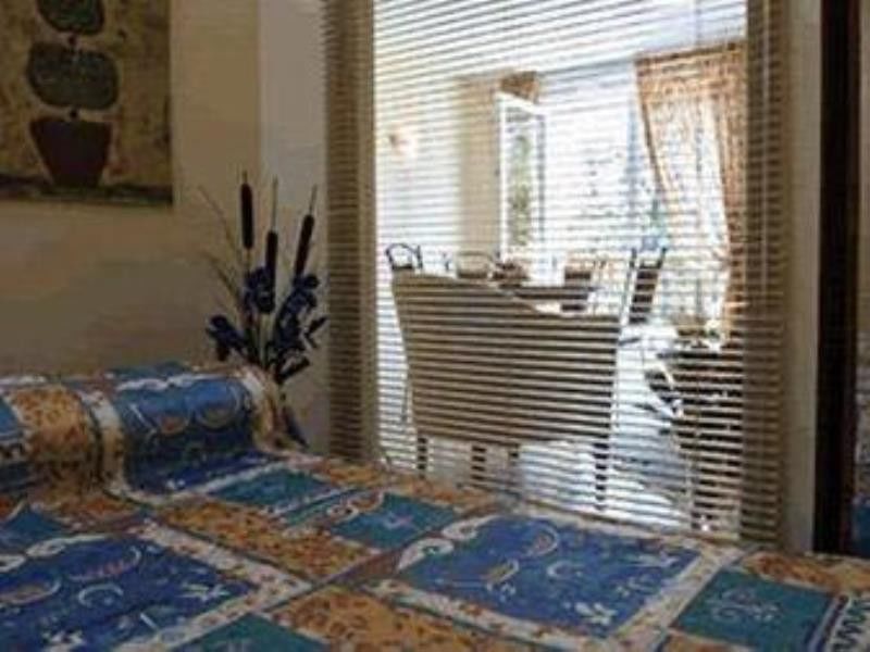 Karma Manoir Des Deux Amants Aparthotel Connelles Eksteriør bilde