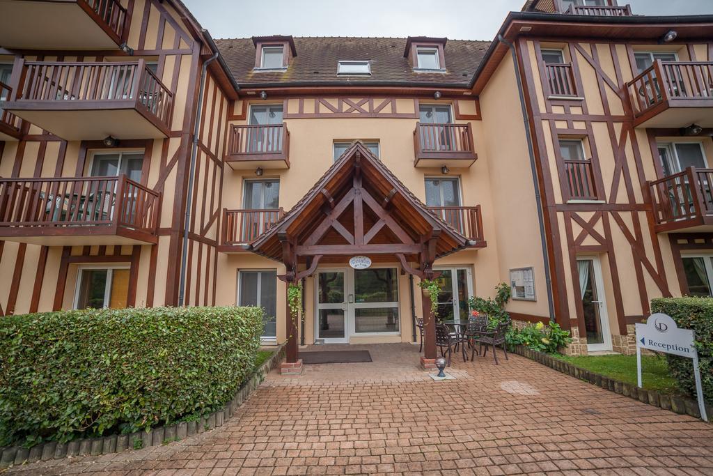 Karma Manoir Des Deux Amants Aparthotel Connelles Eksteriør bilde